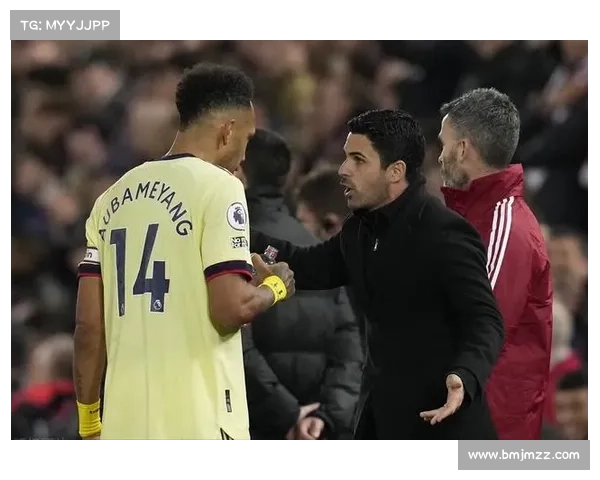 奥巴梅扬如何选择国家队背后的复杂抉择与影响因素分析 奥巴梅扬如何选择国家队背后的复杂抉择与影响因素分析